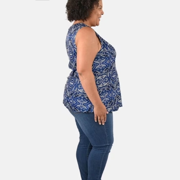 Tamsy Navy Wave Print Basic Scoop Neck Knit Tank - Picture 3 of 5